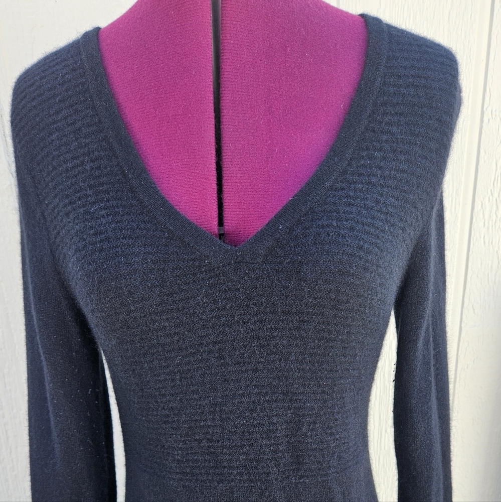 Antonio Melani Cashmere Women's V-Neck Sweater - Black